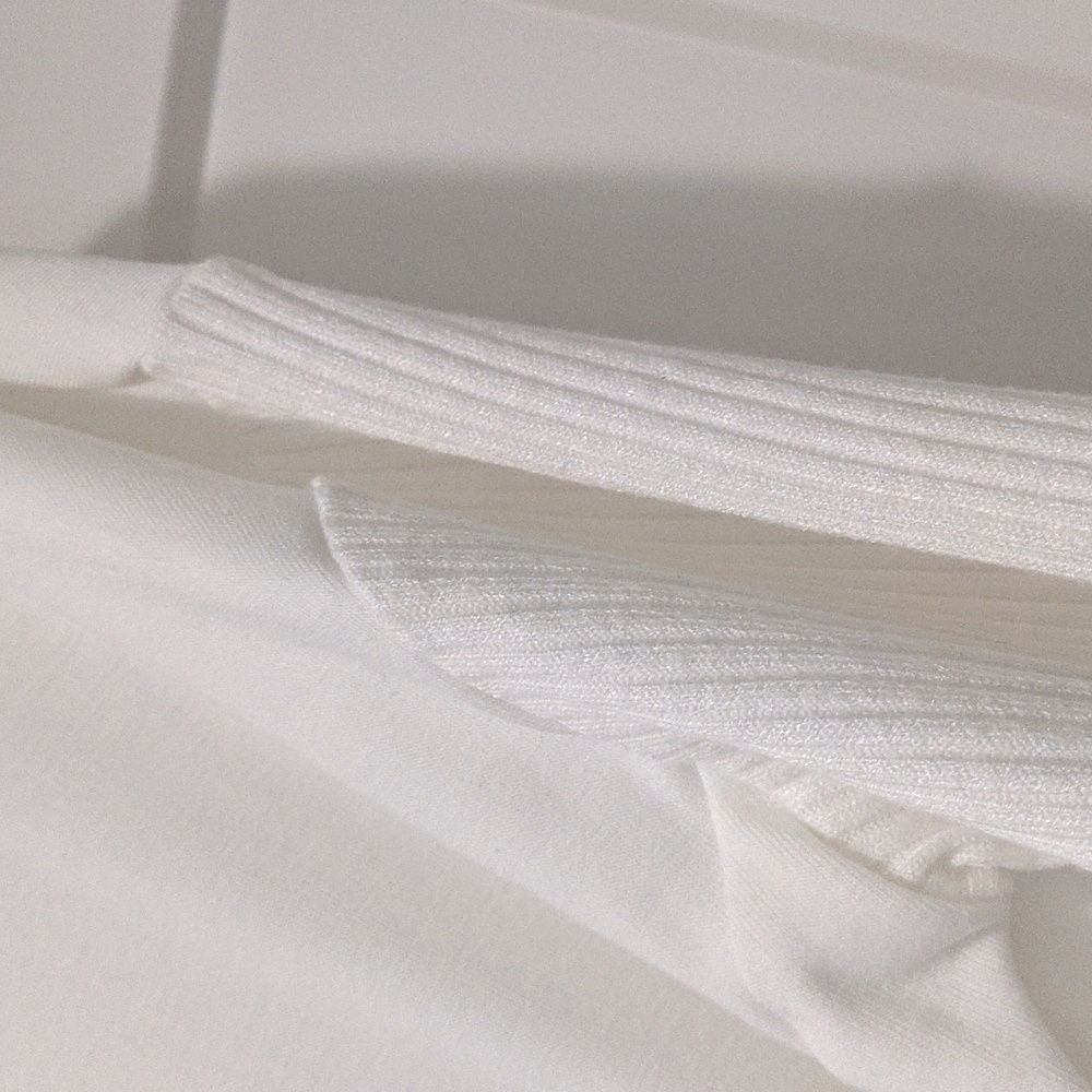 Gaiam women's White size medium sweatshirt with pockets - Picture 3 of 4